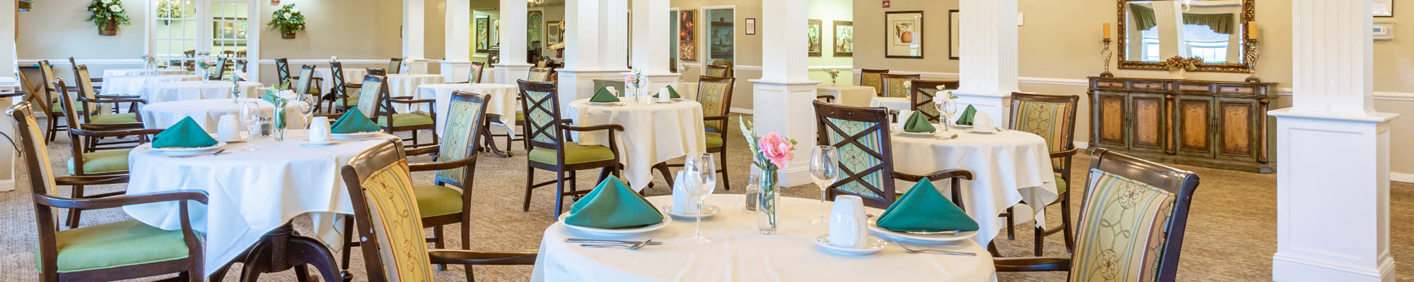 Dining at The Harmony Collection at Roanoke - Independent Living in Roanoke, Virginia
