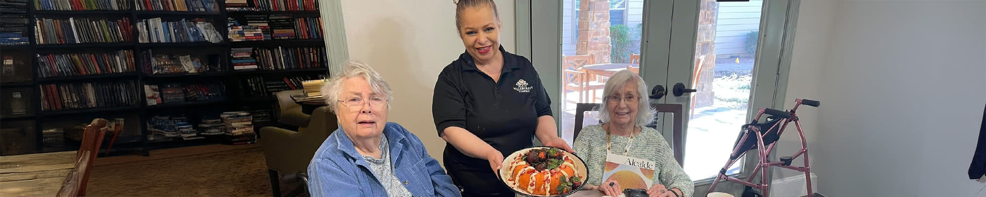 Dining at Isle at Watercrest Mansfield in Mansfield, Texas