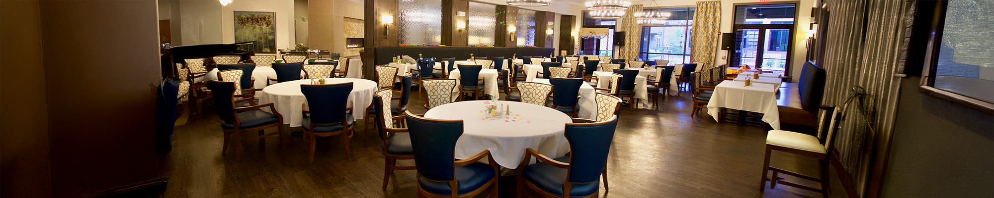 Dining at Watermere at Frisco in Frisco, Texas