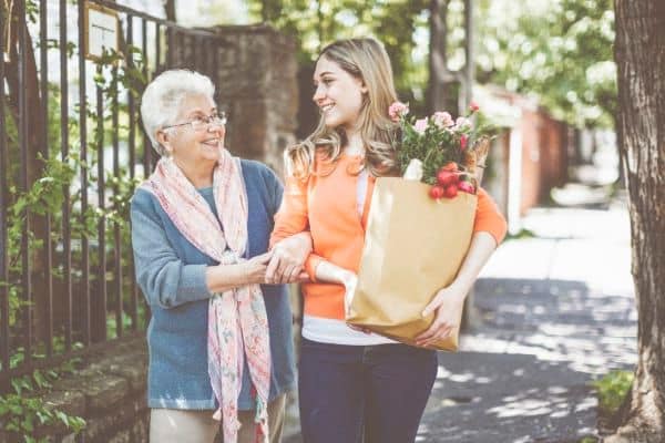 People looking into volunteer options at Comfort Residence