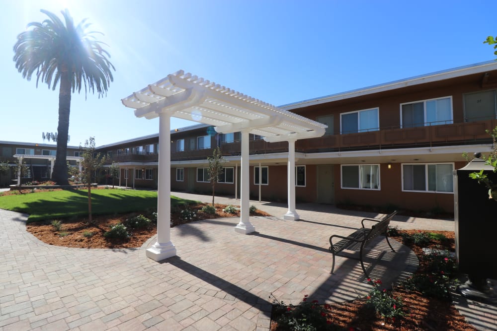 Spacious courtyard at Coral Gardens Apartment Homes in Hayward, California