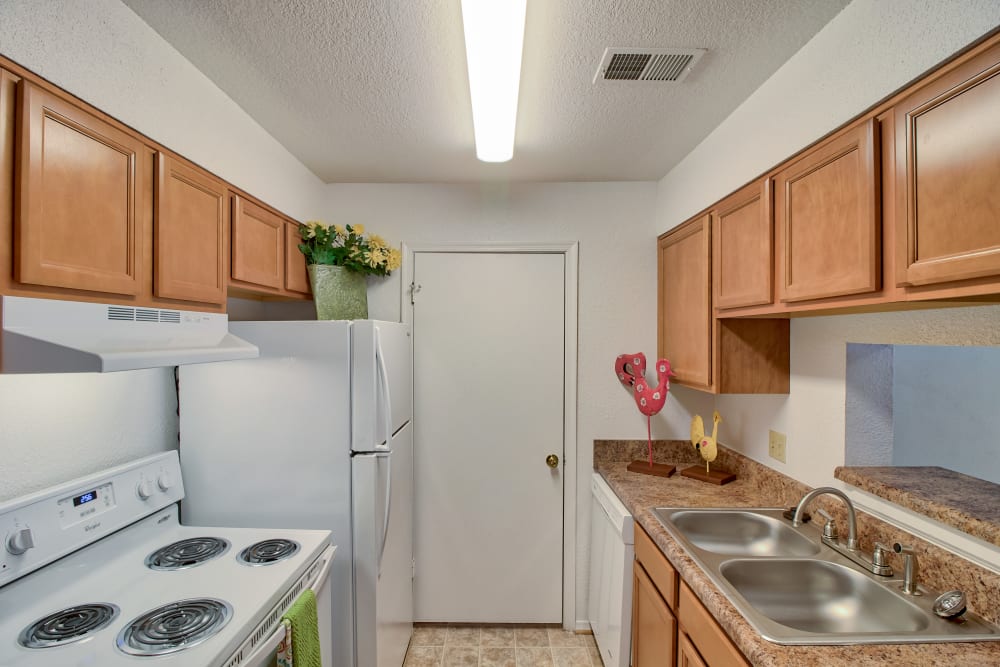 a fully equipped kitchen at Royal Pointe in Virginia Beach, Virginia