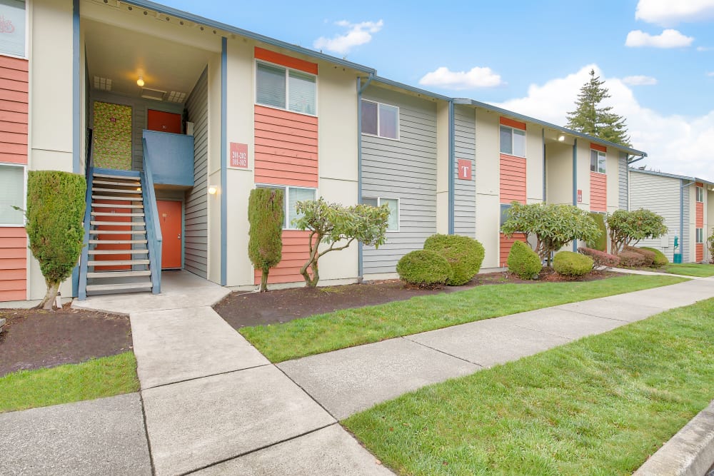 Exterior of Copperstone Apartment Homes in Everett, Washington