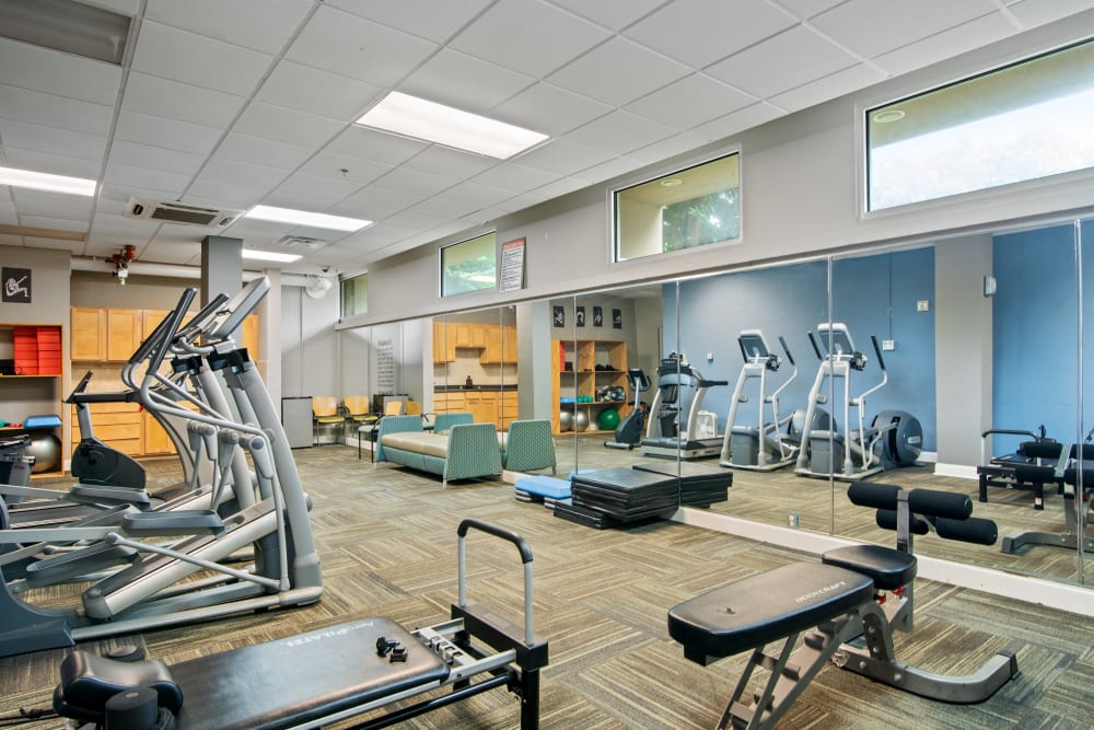 Fitness center with a weight rack at Goldelm at 414 Flats in Knoxville, Tennessee