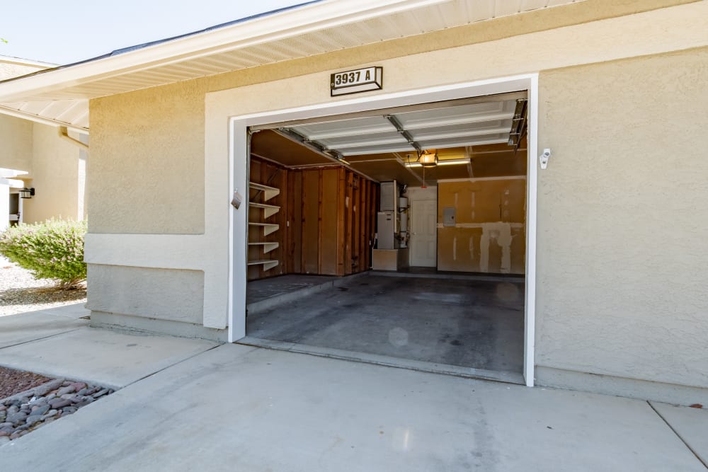garage in Joshua Heights in Twentynine Palms California