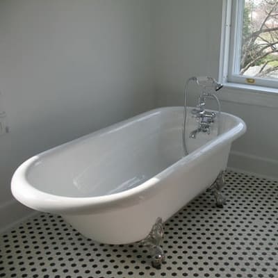 A clawfoot tub in a home at Wood Road in Annapolis, Maryland