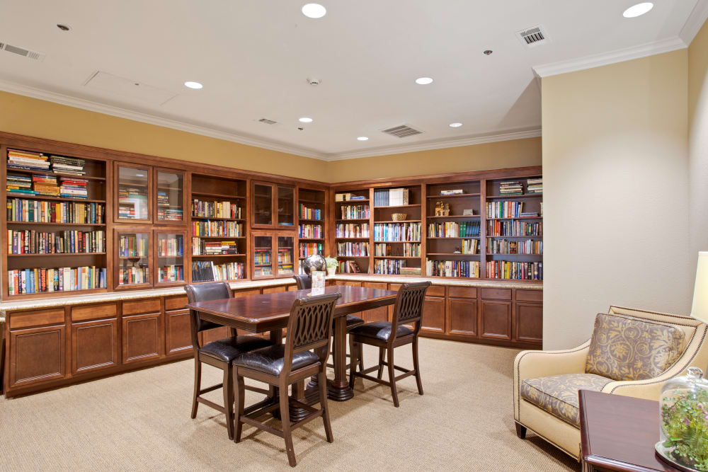 The library at Clayton Oaks Living in Richmond, Texas
