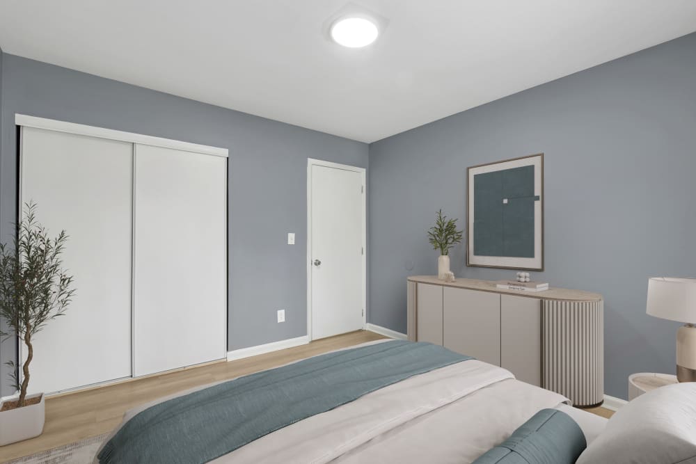 Bedroom with closet space at Alaska Apartments in Cincinnati,Ohio