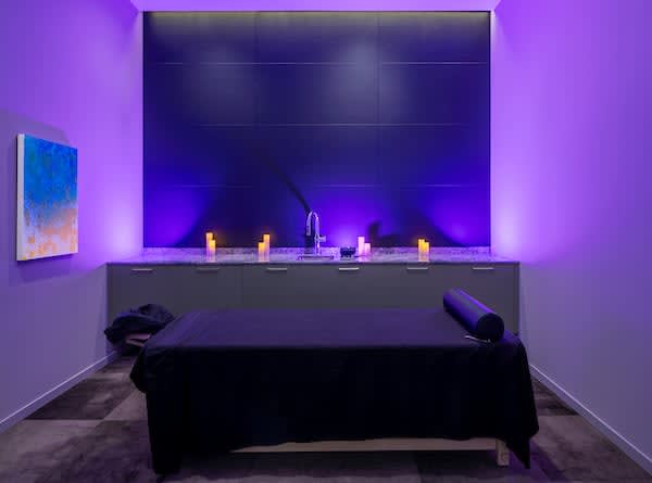 Massage bed in a quiet room at {{location_name}} in {{location_city}}, {{location_state_name}}