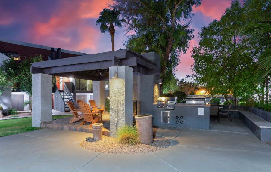 Barbeque area at Waterford Place Apartments in Mesa,Arizona