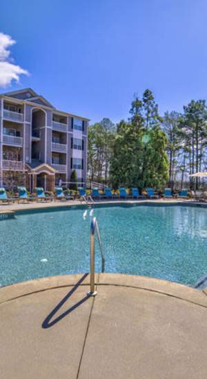 Swimming pool area at Avonlea Highlands in Cartersville, Georgia