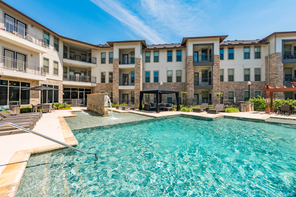 Pool stairs at Olympus at Waterside Estates in Richmond, Texas