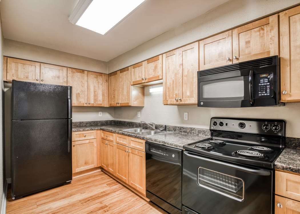 Full kitchens at 865 Bellevue Apartments in Nashville, Tennessee. 