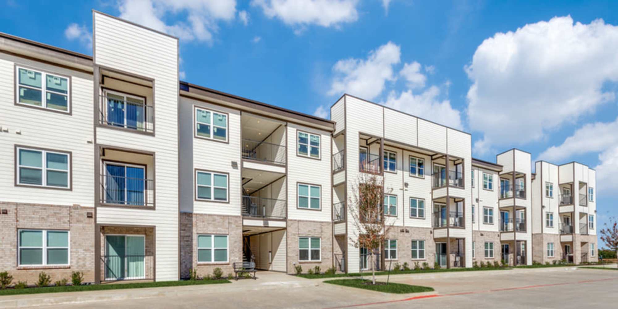 Apartments at The Trail Lakes in Fort Worth, Texas