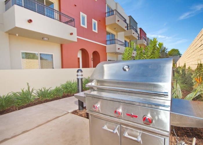 Barbecue area at IMT Townhomes at Magnolia Woods in Sherman Oaks, CA