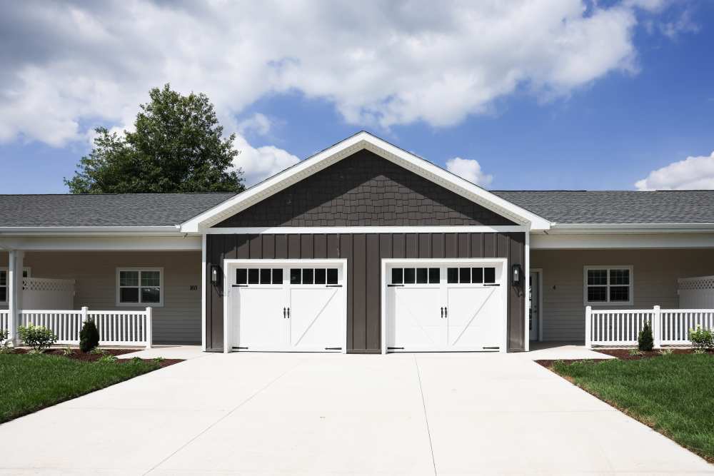 front view of driveway at Legacy Living Defiance in Defiance, Ohio
