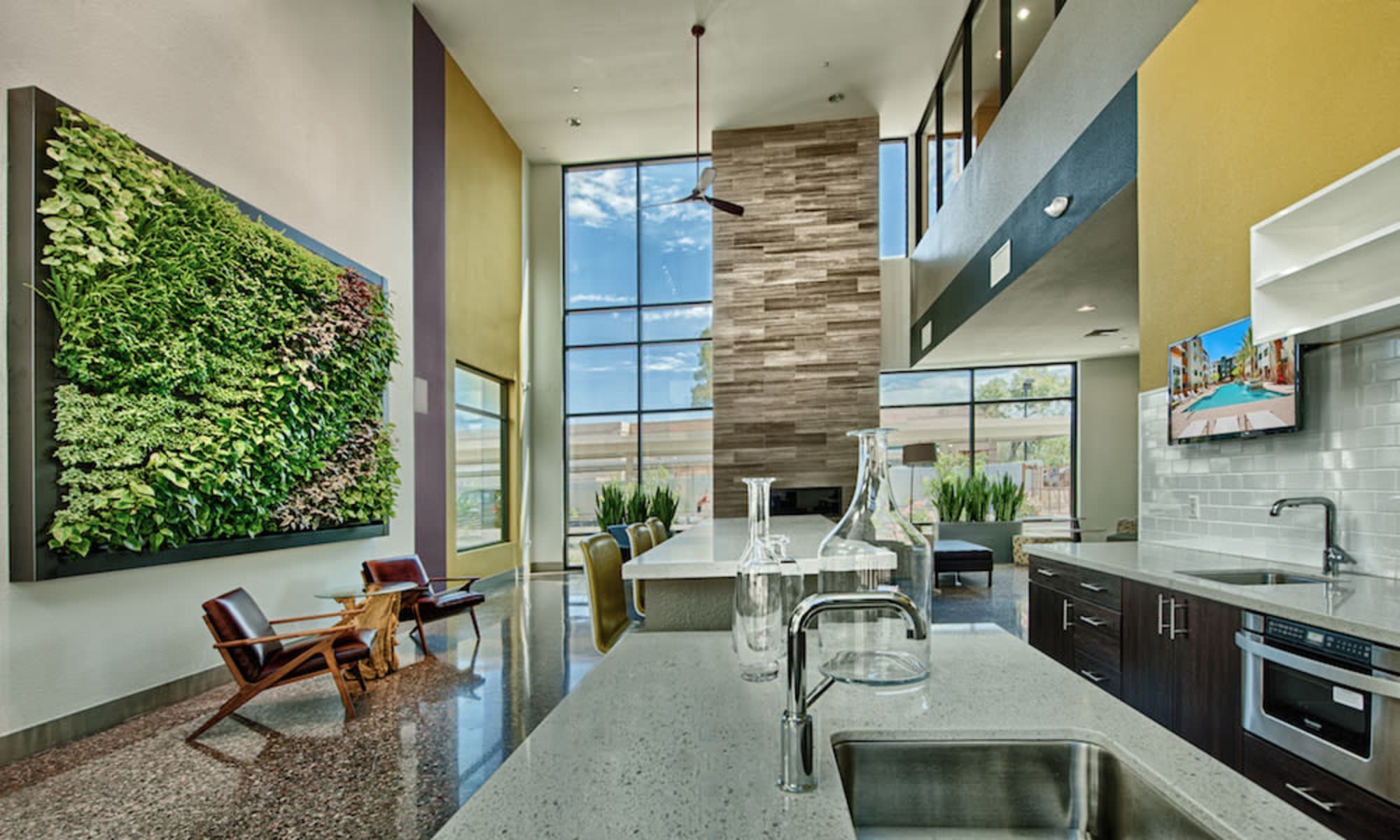 Apartments in Phoenix, Arizona at Cactus Forty-2