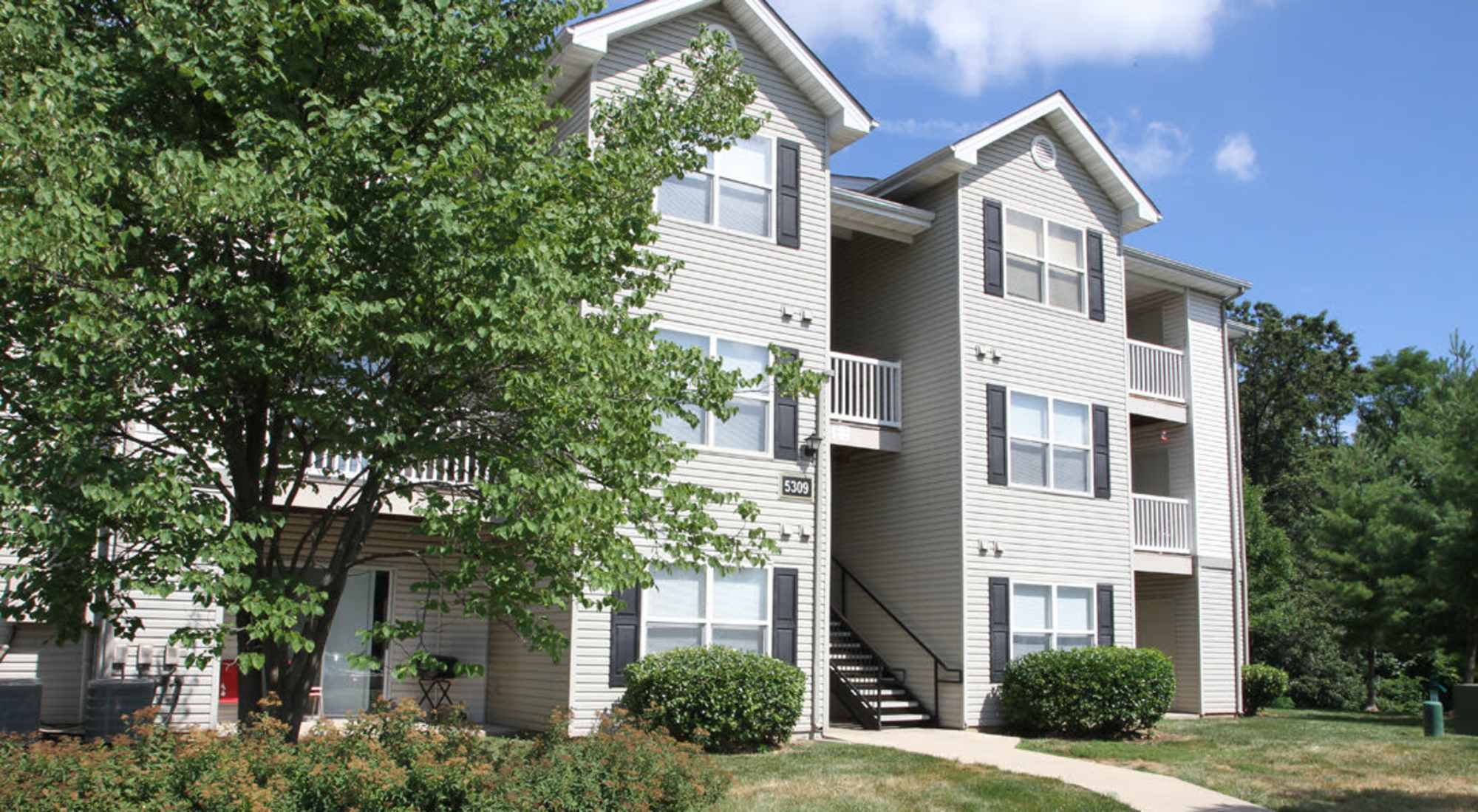 Schedule a Tour | Lakewood Apartments in Imperial, Missouri