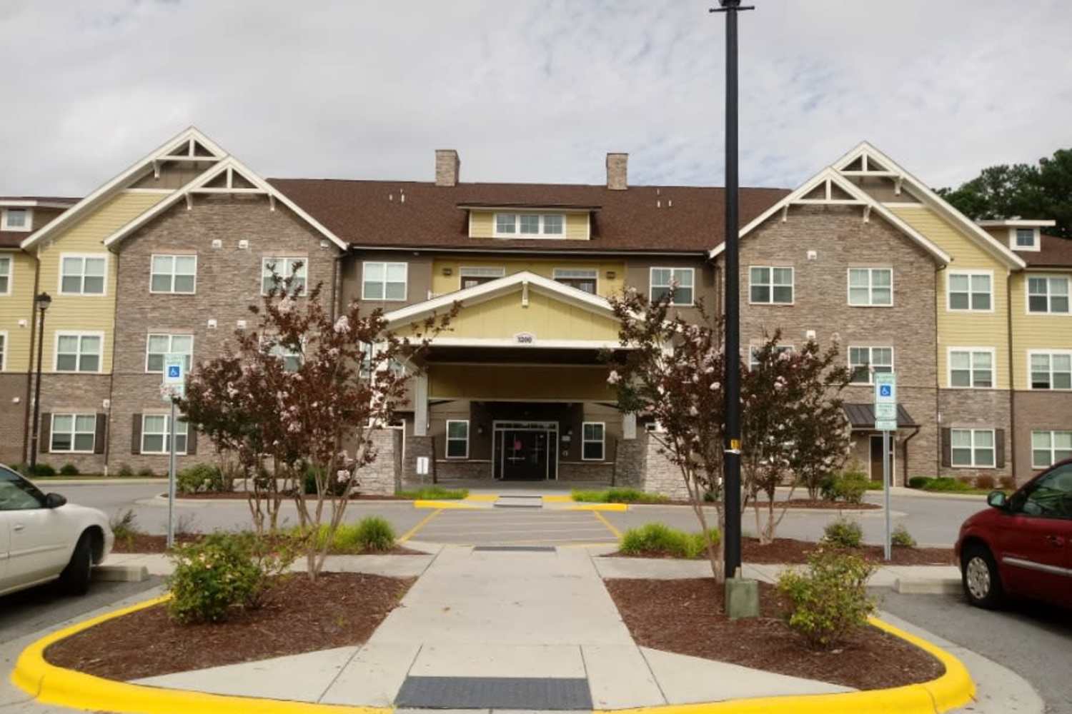 Apartments at Ellsworth Commons Apartments in Greenville, North Carolina