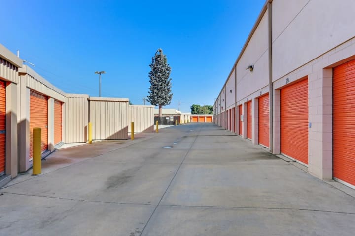 A-1 Self Storage in Santa Ana features a large amount of drive-up self storage units, perfect for people who need easy access to their possessions.