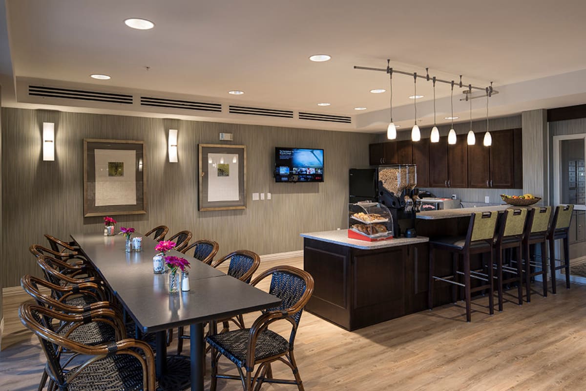 Cafe dining room at Oxford Villa Active Senior Apartments in Wichita, Kansas