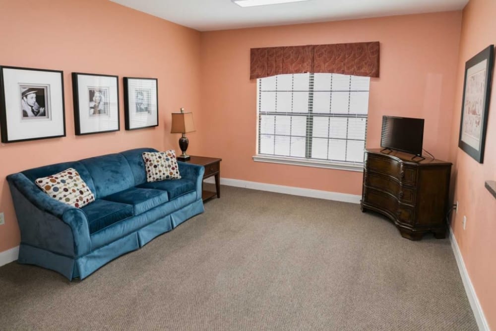 Cozy sitting room at RockBrook Memory Care in Lewisville, Texas