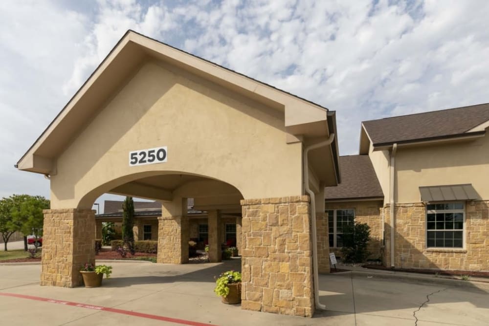 Entrance to Lakeshore Assisted Living and Memory Care in Rockwall, Texas