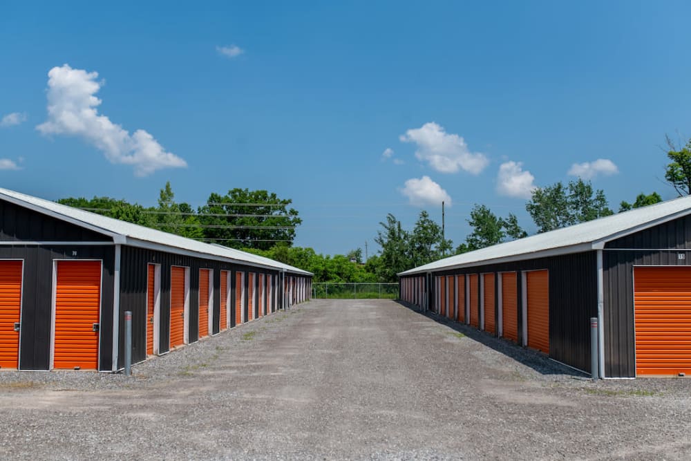 Wide Driveways Between Units Apple Self Storage-Fonthill