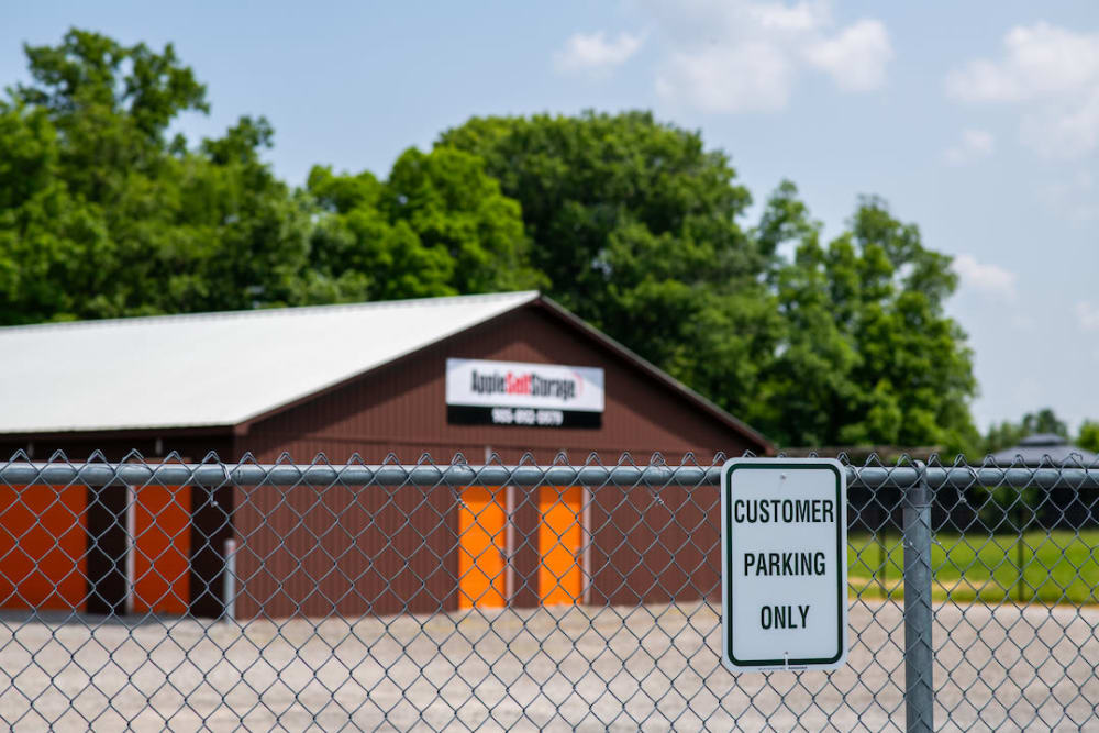 Apple Self Storage in Fonthill, ON
