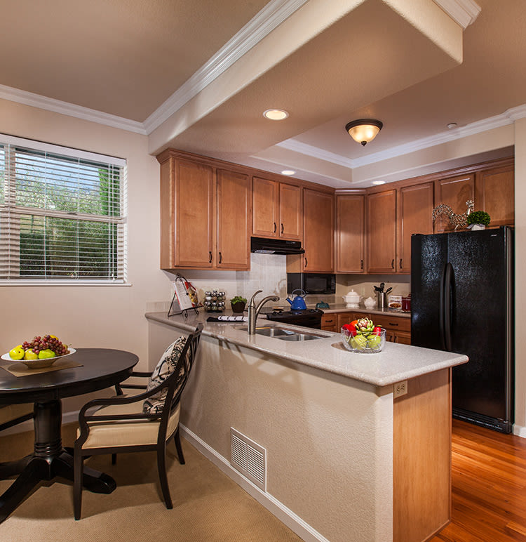 Fully equipped kitchen at The Palisades at Broadmoor Park