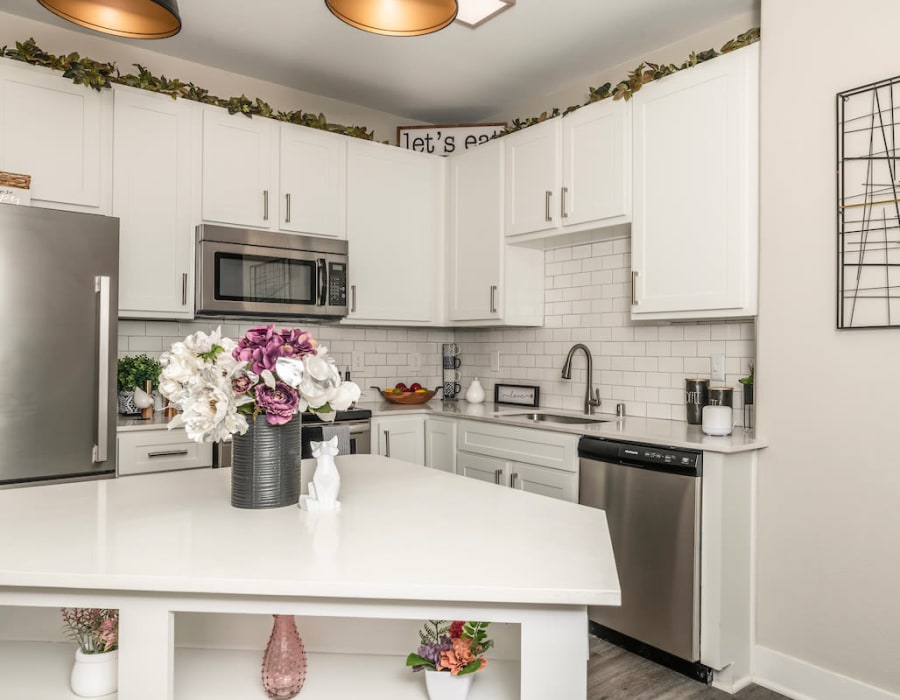 Apartment kitchen at Cantera at Towne Lake in Cypress, Texas