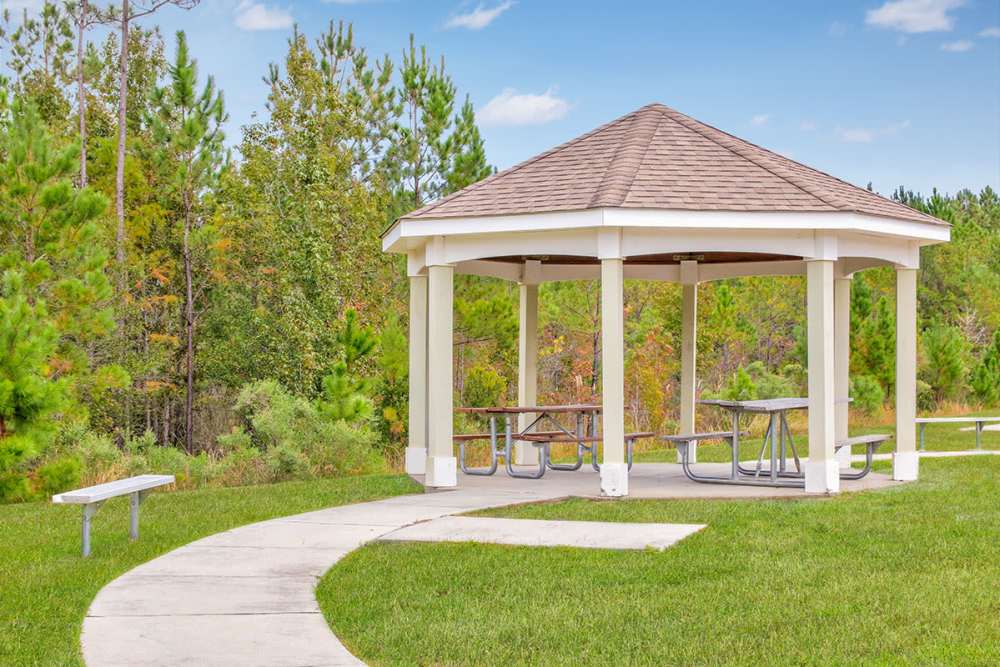 A scenic picnic area at Jenny Greene in Hardeeville, South Carolina