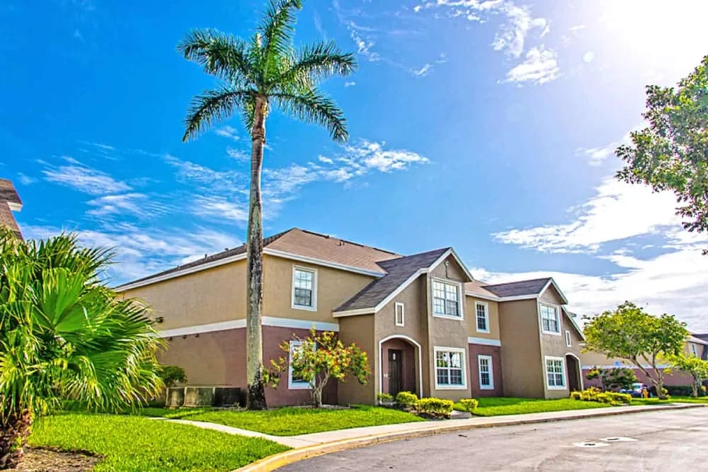 Exterior view of the apartment building at Redland Arms Apartments in Florida City, Florida