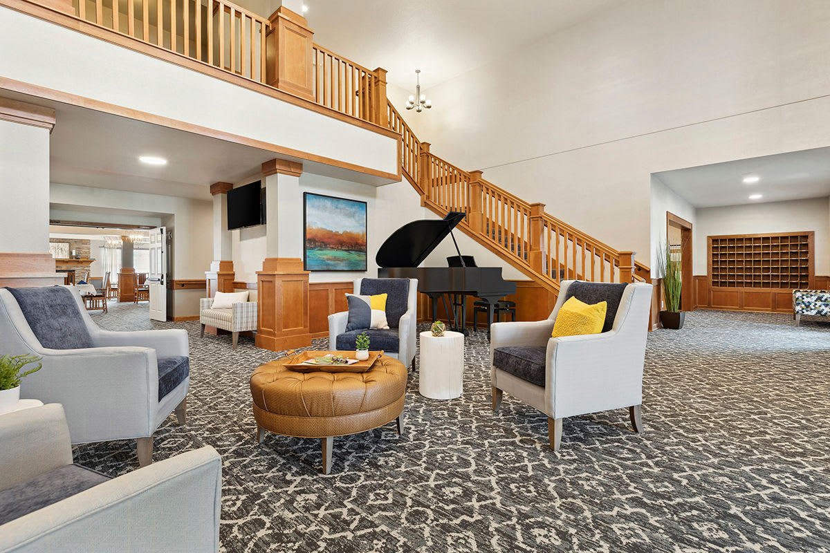 Reception and lounge area at Amira Choice Forest Lake in Forest Lake, Minnesota