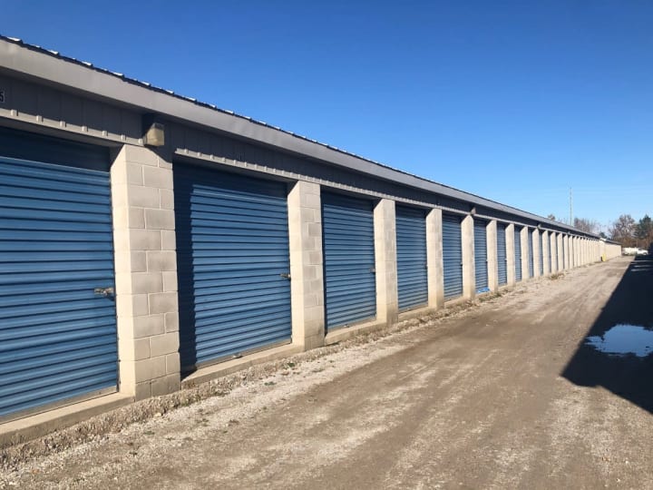 New apple storage location in Barrie with outside storage access
