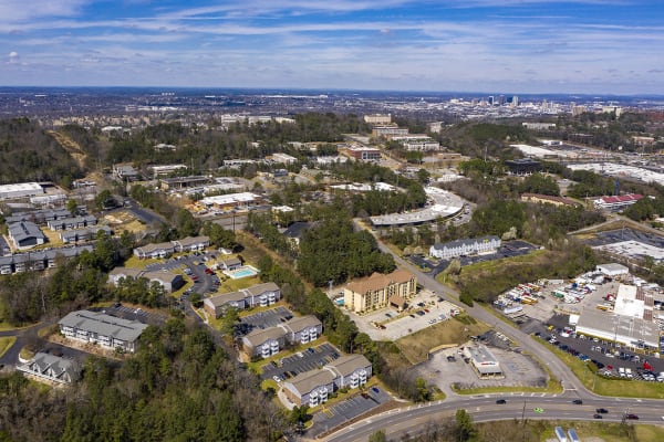 Beautiful views of Homewood Heights Apartment Homes in Birmingham, Alabama
