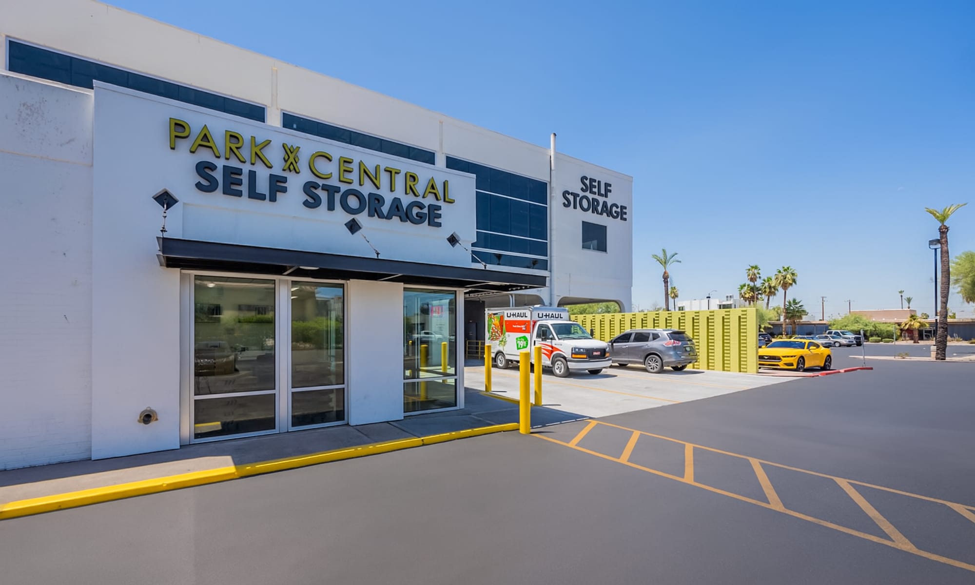 Self storage at Park Central Self Storage in Phoenix, Arizona