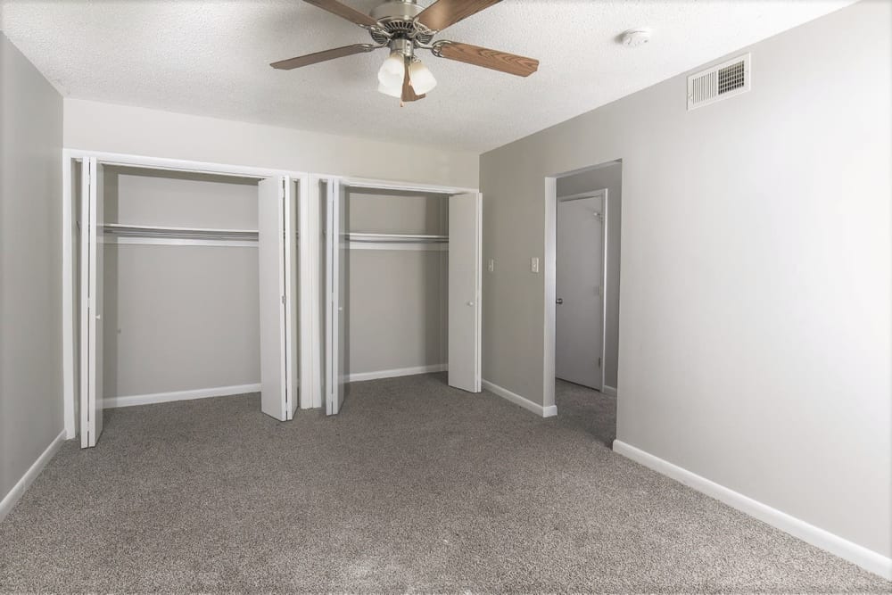 Large bedrooms with closet space in 3x2 1200 sf 2x1 950 at Homewood Heights Apartments in Homewood - Birmingham Alabama