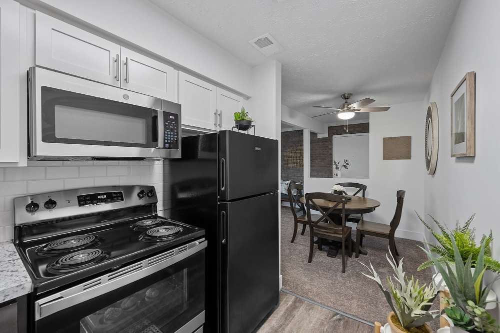 Modern kiitchen at Millcroft Apartments & Townhomes in Milford, Ohio
