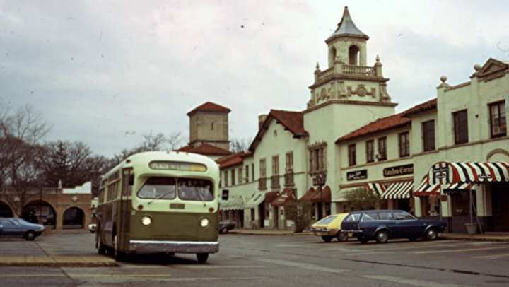 Plaza del Lago