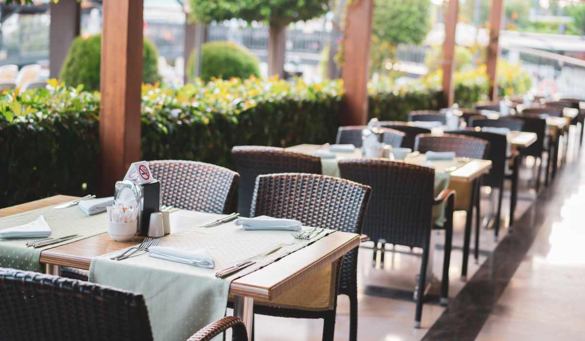 Outdoor dinning at a restauerant near Lloyd House II in Menominee, Michigan