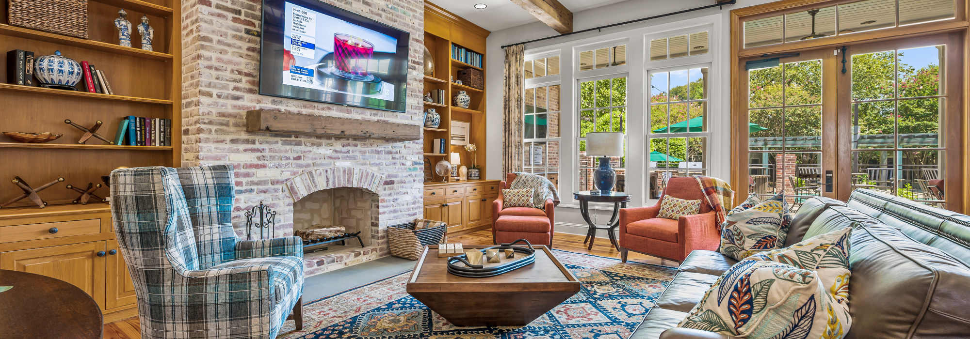 clubhouse seating at Raintree in Shreveport, Louisiana