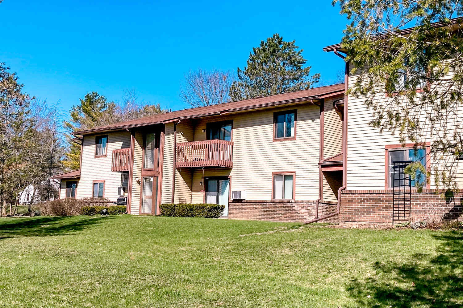 Exterior building at Manchester Apartments in Manchester, Michigan