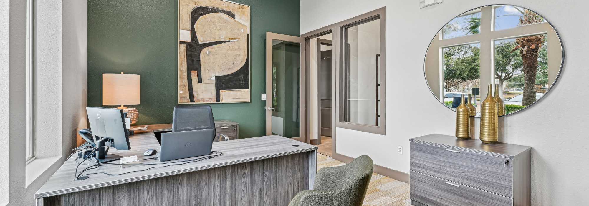 Schedule a Tour at Barron Park in Pearland, Texas