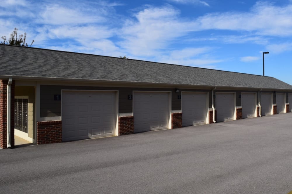 Enjoy apartments with garages at The Enclave of Hardin Valley in Knoxville, Tennessee