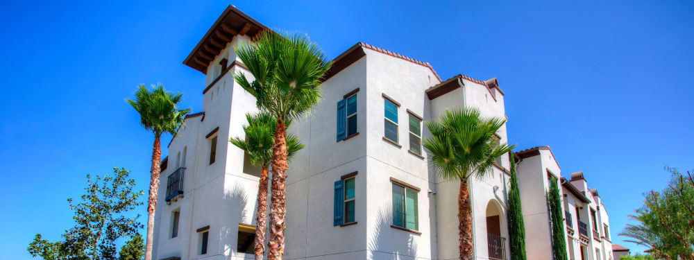 An exterior view of Palisades Sierra Del Oro in Corona, California