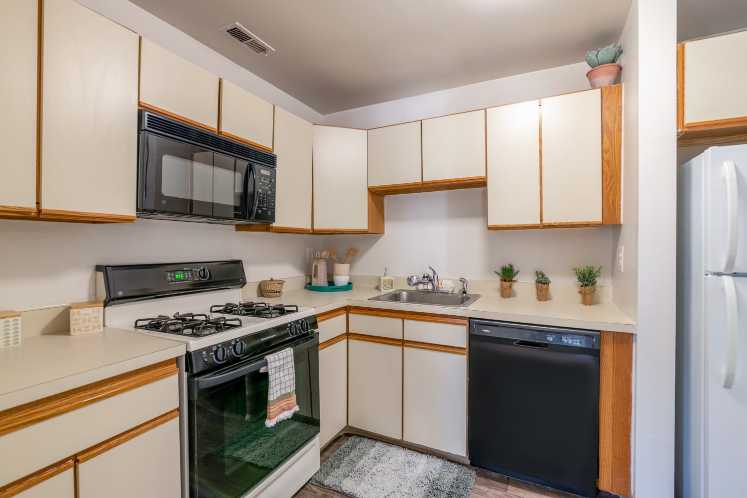 Kitchen at Cranbury Crossing Apartment Homes in East Brunswick, New Jersey