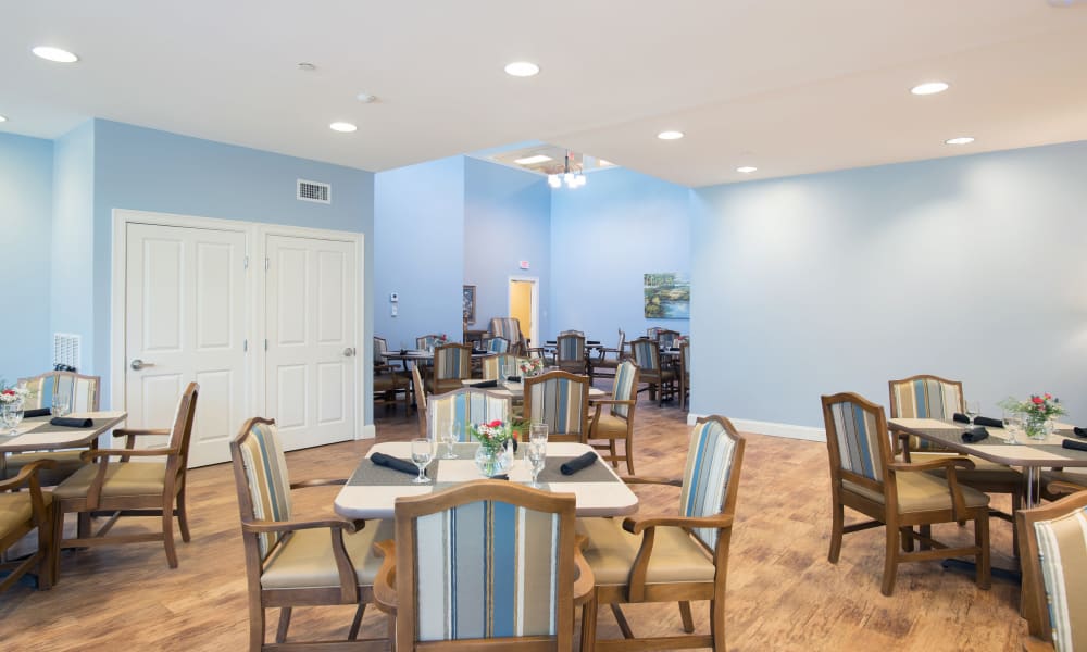 Enjoy your dinner at Keystone Place at Newbury Brook's dining room in Torrington, Connecticut