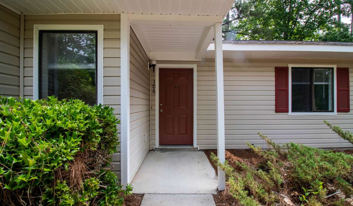 outside of apartment at Tanglewood Apartments in Southern Pines, North Carolina