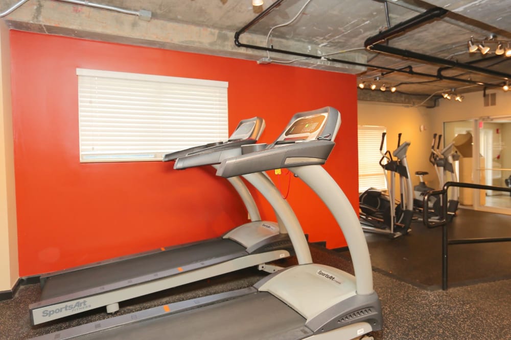 Well-equipped onsite fitness center at City Plaza in Atlanta, Georgia